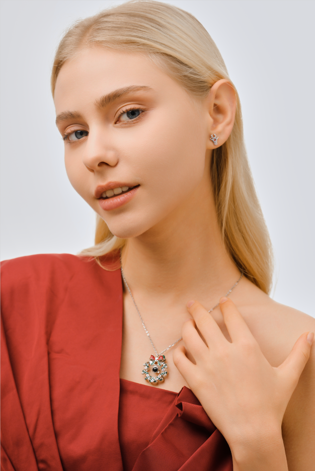 Christmas Festive Jewelry Set Wreath Projection Necklace with Cute Elk and Santa Claus Earrings