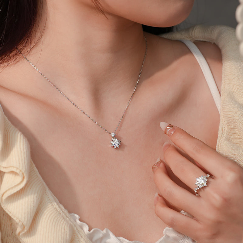 A2784 snowflake Round Shape Moissanite 1 Carat S925 Silver Platinum Plated Necklace