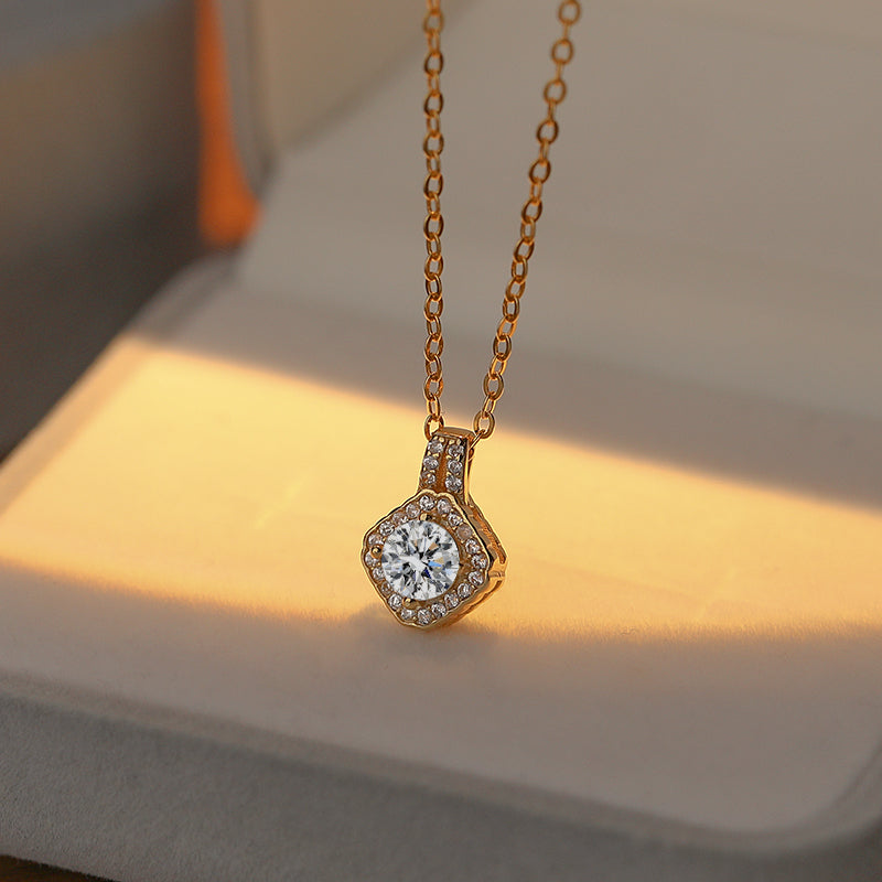 A2829 Elegant Round Shape Moissanite 0.5 Carat S925 Silver 18K Gold/Platinum Plated Necklace
