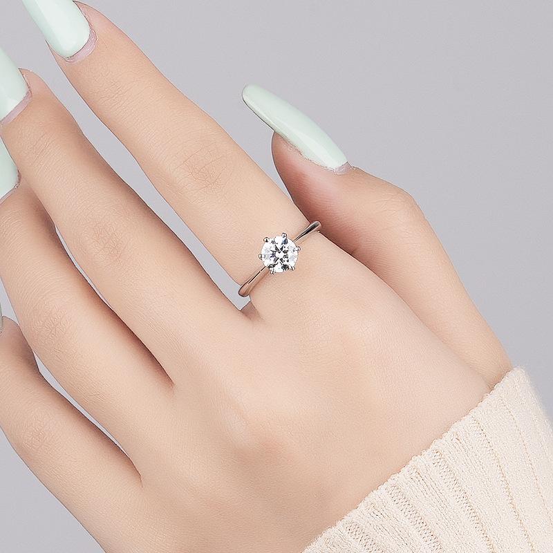 K166K Classic Round Cut Moissanite 1 Carat S925 Silver Platinum Plated Ring