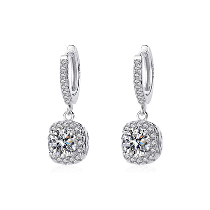 F4252 Elegant Round Shape Moissanite 1 Carat S925 Silver Platinum Plated Earring