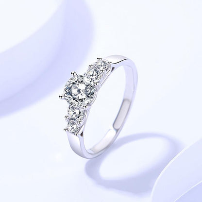 K1141 Cassiopeia Round Shape Moissanite 1 Carat S925 Silver Platinum Plated Ring